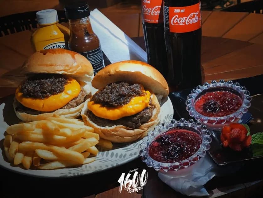 1600 Burger — Hamburgueria em Itatiba em Itatiba